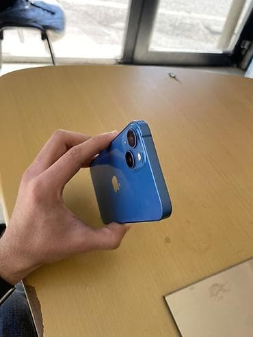 nintendo switch oled: IPhone 13, Mavi, Simsiz şarj — 5