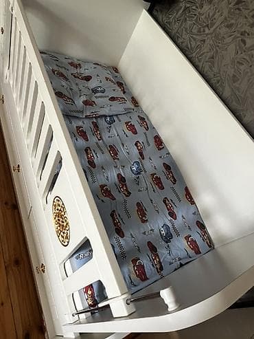 Beşiklər: Oğlan və qız üçün, İşlənmiş, Dördbucaq, Beşik, Matras ilə, Yellənmə mexanizmsiz — 3