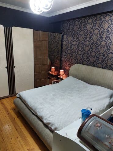 Bakı şəhərində yerləşən, 3 otaqlı, 90 kvadratmetr sahəsi olan mənzil