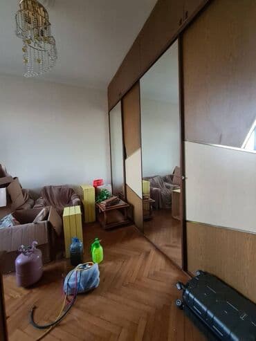 20 ci sahede ev satilir: 3 otaqlı, Yeni tikili, m. 28 may, 70 kv. m — 10