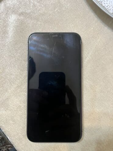 Alfa Romeo: IPhone 11, 64 GB, Qara, Face ID — 2