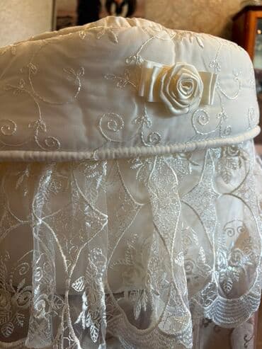 расчески для новорожденных: Uşaqlar üçün beşik, zərif güllü naxışlarla bəzədilib. Yüngül və — 7