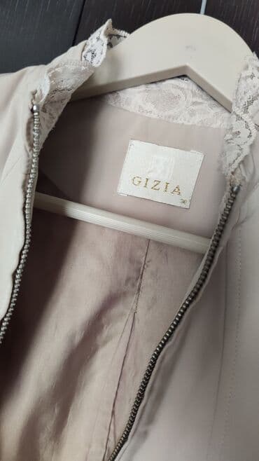 qadin ucun is elanlari: Gizia brendinin pencəyidir. Səliqəli geyinilib. Alan peşman olmaz — 2