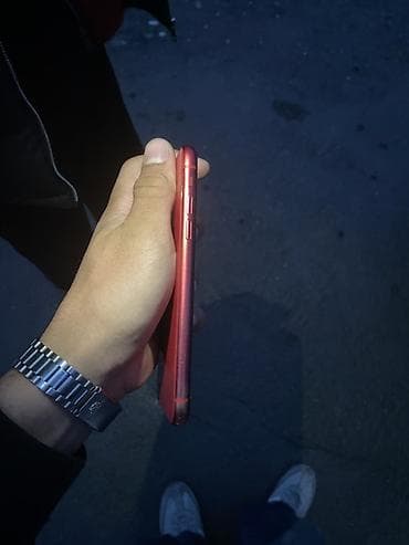 premier 7 kg: IPhone 11, Qırmızı, Face ID — 5