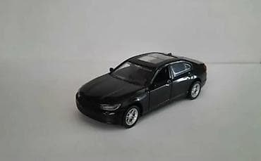Qara rəngli metal oyuncaq sedan model maşın - Material: metal gövdə