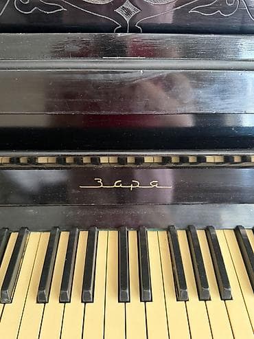 saz: Forte piano satılır. • Marka/model: Zarya (upright piano) • Korpus — 2