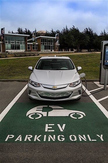 şüşə qaldırıcı: Chevrolet Volt: 1.5 l | 2017 il 182000 km Hetçbek — 6