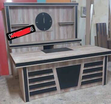 Müasir ofis mebeli dəsti - Dəst tərkibi: əsas iş masası və arxa divar