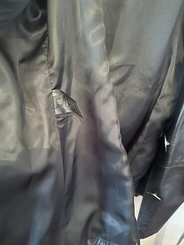 4xl nece razmerdi: Dəri gödəkçə ideal vəziyyətdə.2-3 dəfə geyinilib.Türkiyədən alınıb — 9
