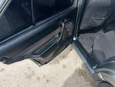 pejo 406 ehtiyat hisseleri: Mercedes-Benz 190 (W201): 2 l | 1990 il Sedan — 6