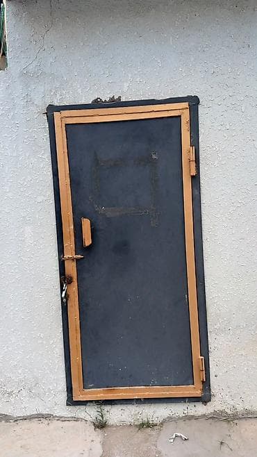 Demir qapi 130m Uzunu 1. 75 sant Eni 80 santi qalin demirden yığlib