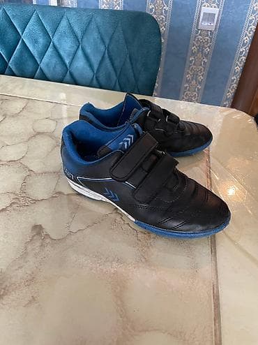 oğlan uşağı üçün kurtkalar: Lc waikiki ayaqqabi 8/9 yasa 12 azn — 2