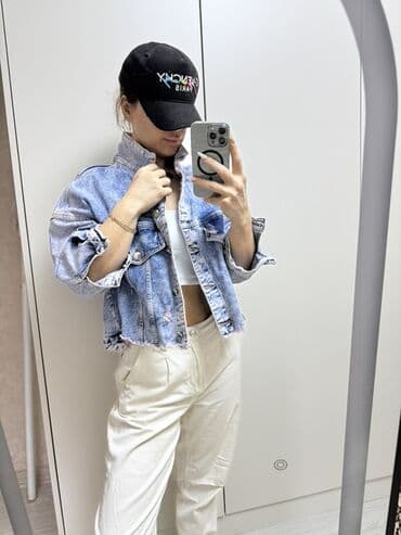 Qadınlar üçün qısa cins gödəkçə - Model: “Loco Angels” yazılı