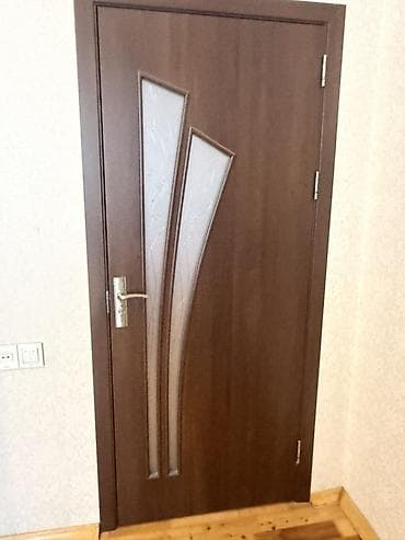Təmir və tikinti: 5 eded otaq qapisi. Seliqeli veziyyetdedir. Sokulub heyet evidir — 1