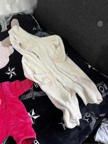 yeni doğulmuş uşaq paltarları: Одежда на девочку до 18 мес. Отдается все сразу, бесплатно за — 3