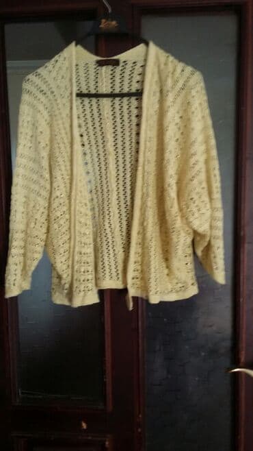 jaketler 2020: Açıq rəngli, toxunma naxışlı kardiqan. - Model: açıq önlü, qollu üst — 1