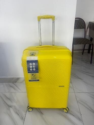 Parlaq sarı rəngli sərt korpuslu çamadan - Korpus: yüngül və möhkəm — 1