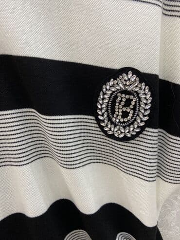 купальники в баку: Qadın paltarı – qara-ağ zolaqlı - Stil: T‑shirt tipli gündəlik paltar — 1