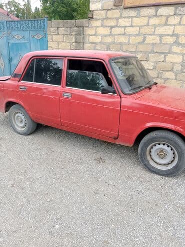 mtz 892.2: Lada 2107 modeli, qırmızı rəngdə sedan üslubunda, dörd qapılı və arxa — 3
