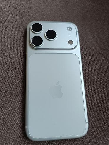 iphone 6d: IPhone 17 Pro, Gümüşü — 1