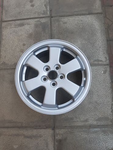 R15 tayota prius diskisi : 1 ədəd Gümüş rəngdə heç bir problemi yoxdur lalafo.az -da R15 tayota prius diskisi : 1 ədəd Gümüş rəngdə heç bir problemi yoxdur