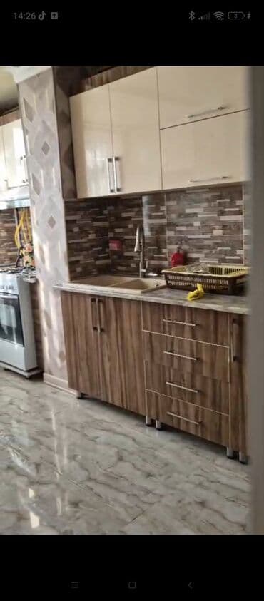 binəqədi kirayə: Gəncə şəhər Kirayə verilir 300 m Babək servisin arxasıdı Bolmarta — 1