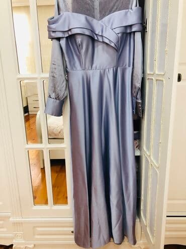 zapi satilir tecili: Ziyafət geyimi.160manata alınıb.44 ölçü. Cəmi bir dəfə geyinilib. 30 — 7