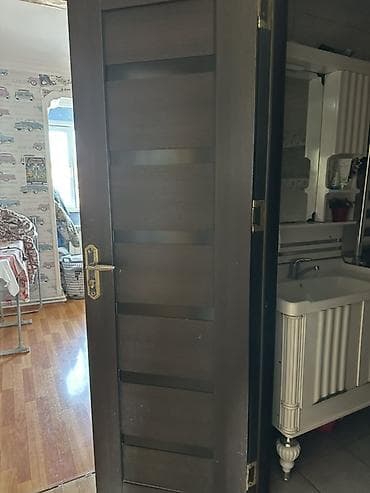 qapı kilidi: Mebel/interyer qapı
2 hamam tualet
4 otaq — 2