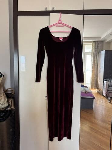 женское платье из вельвета: - Məhsul: Qadın məxmər don - Rəng: Tünd bordo/burgund - Parça: Yumşaq — 1