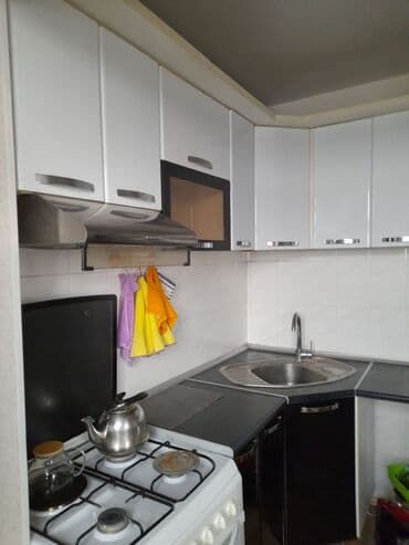 Rəflər: Mətbəx mebeli dəsti - Künc yerləşimli funksional dizayn - Yuxarı — 1