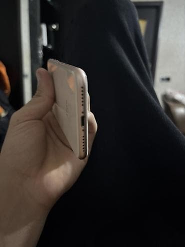 Аудиотехника: IPhone 8, 64 ГБ, Золотой, Битый, Отпечаток пальца — 4