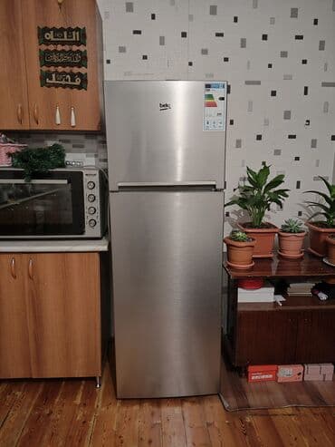 Chevrolet: 2 двери Beko Холодильник Продажа, цвет - Серебристый — 2