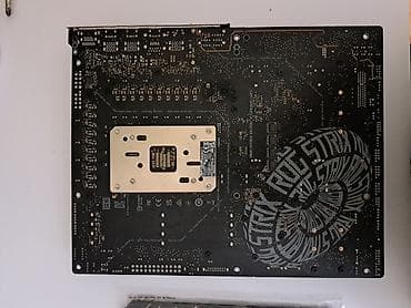 flaş: Ana Platası Asus ROG Strix X670E-E Gaming WiFi — 4