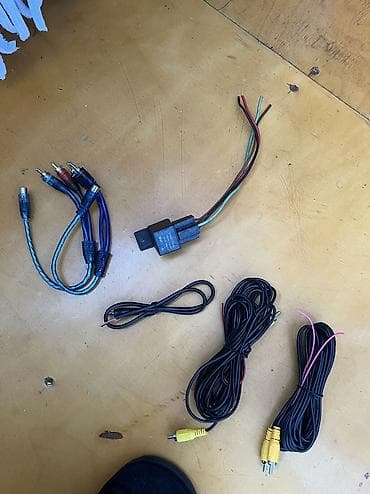 htc 5: Кабели и адаптеры — 4