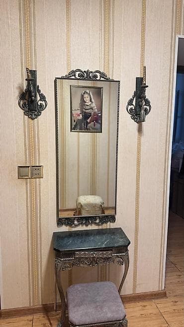 Keçmişin 250₼ satılır Ünvan 4 mik Klassik üslubda dekorativ konsol