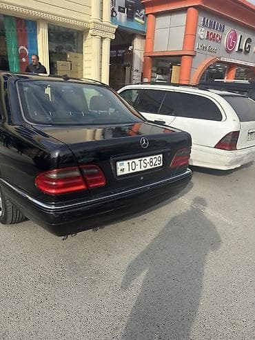 Mercedes-Benz E-Class: 2.4 l | 1998 il Sedan — 7