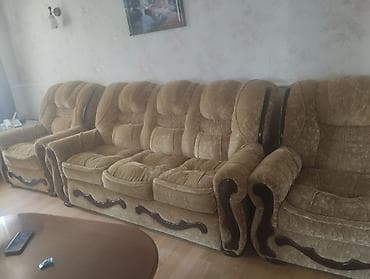 Klassik üslubda yumşaq mebel dəsti - Tərkib: 1 böyük üçlü divan, 2