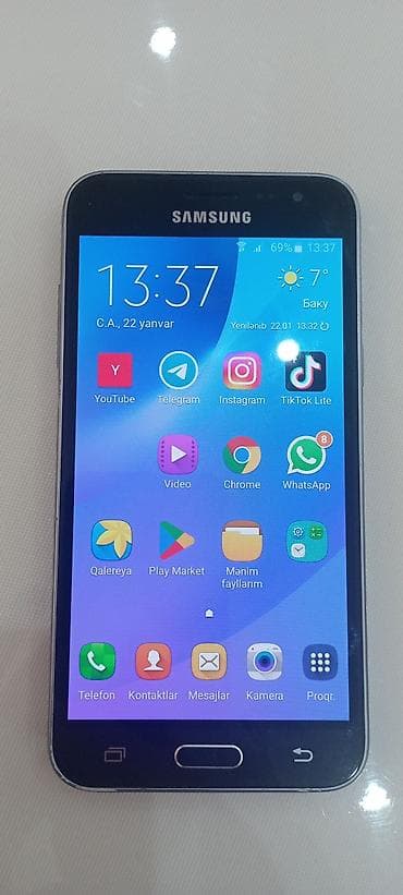 Samsung Galaxy J3 2016, 8 GB, rəng - Qara