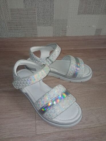 Dəstlər: Босоножки. Кожа. Турция.
Размер 33 — 2