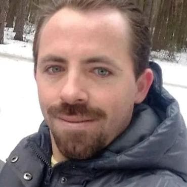 omid aboy evi: Ищу работу сборщик мебели укладка ламината поклейка на стены ламинат — 1