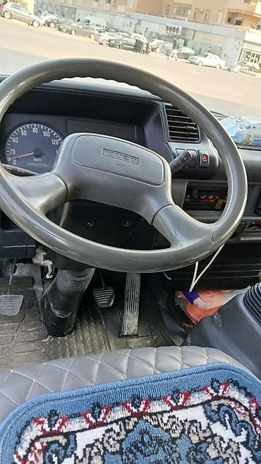 mercedes clk: Kranlı maşınlar satılır.Atego kran troslu 3 tonluq,isuzu kran 2.5 — 4