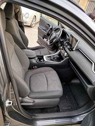 sprinter oturacaq: Toyota RAV4 salonu və paneli - Model: Toyota RAV4 (son nəsil interyer — 6