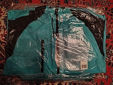 Məhsul: Yağış keçirməz qurtka Ölçü: L Xüsusiyyətlər: - Rəng: Firuzəyi