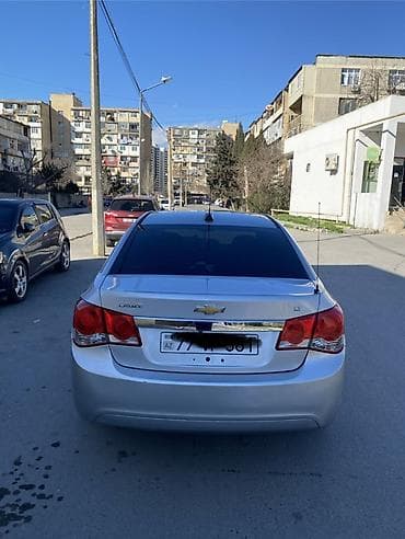 renault dacia logan: Chevrolet Cruze: 1.4 l | 2015 il 180000 km Sedan — 2