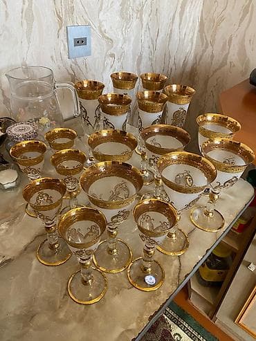 Qədəhlər, rəng - Qızılı, Şüşə