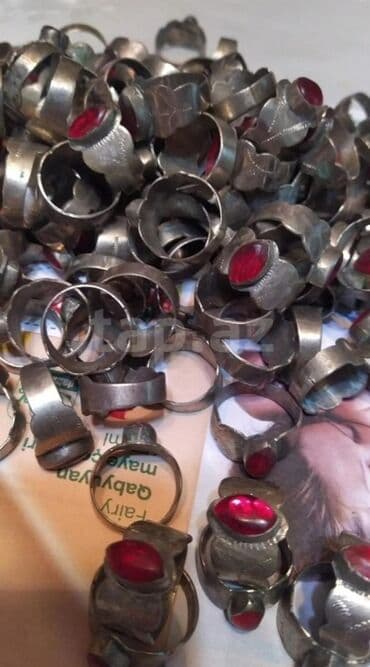 papaq modelleri: Üzük, Yaqut — 3