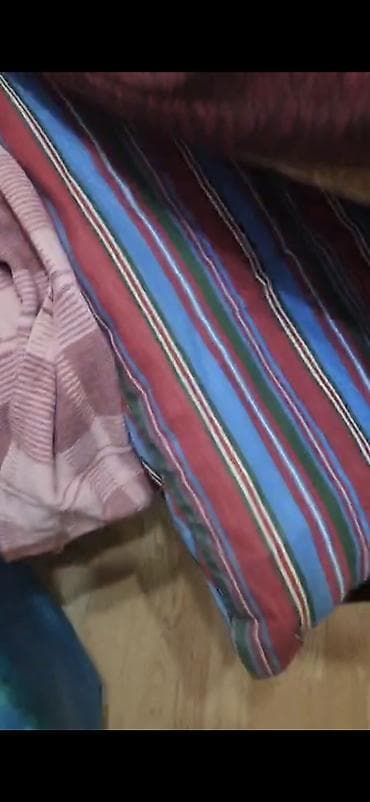 Asia: 4 yun döşek Temiz seliqeli yükde qalib . döşek 20 azn (1) Unvan — 3