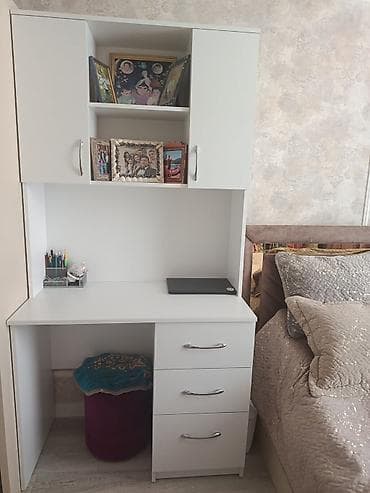 skaf satilir: Düz masa, Stulsuz, Polkalı, Siyirməli, Sadə laminat — 1