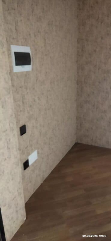 mağaza üçün avadanlıqlarla təchiz olunmuş obyekt: Mənzil otağı – işıqlı və rahat planlama - Geniş pəncərəli otaq, şəhər — 4