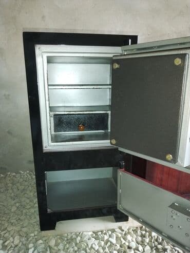 seyf: Seyf Türk zavod malı . Super veziyyetde. Yanmayan oda davamlı. İçi — 10